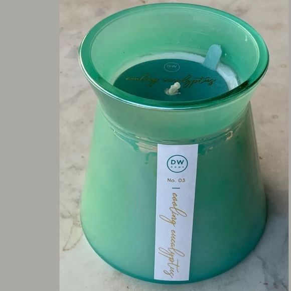DW HOME CANDLE COOLING EUCALYPTUS RICHLY SCENTED - Picture 2 of 3